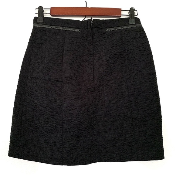 H&M Black Embossed Zipper A Line Mini Skirt - Picture 6 of 7